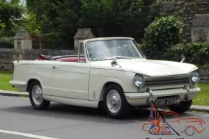 1968 TRIUMPH HERALD 13/60 CONVERTIBLE - Freshly restored - Cream - Red interior