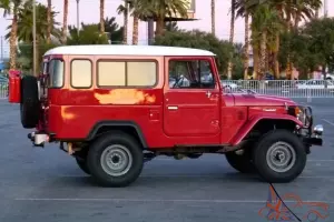NORTH AMERICAN LHD 82 CUSTOM TOYOTA FJ43 IMPORT  9 PASS WGN 135HP TURBO DIESEL