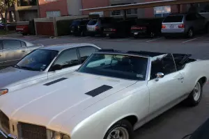 Pearl White Convertible 1971 Cutlass Photo