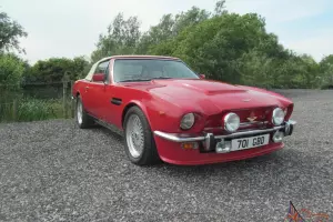 Aston Martin AM V8 Volante