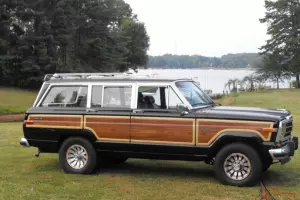 1987 Jeep Grand Wagoneer ~ Black/Woodgrain ~ Engine rebuilt ~ Beautiful!!!