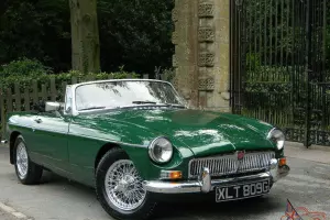  1968 MGB ROADSTER BRITISH RACING GREEN 