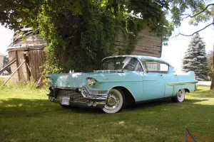 Cadillac : DeVille hardtop Photo