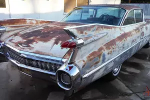1959 Cadillac Coupe DeVille 2drht. AZ car. Great body. Very very good project.