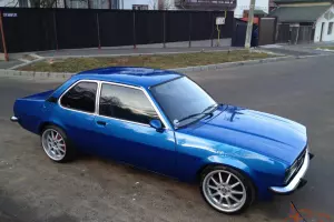 Opel Ascona b 1977 ( vauxhall cavalier)