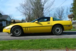 Chevrolet : Corvette coupe 2-door