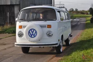 VW Camper - Lovely with long MOT & Tax