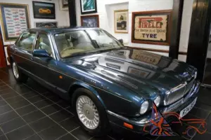 Jaguar XJ Series 4.0 ( LWB ) auto Sovereign (LWB)
