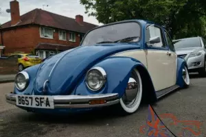 Vw beetle on airride Photo
