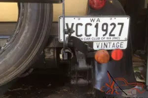 An 1927 Oakland Pontiac car in excellent condition.