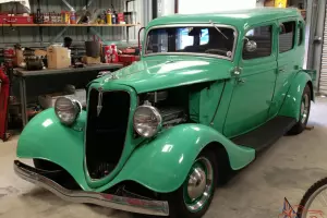 1934 Ford sedan