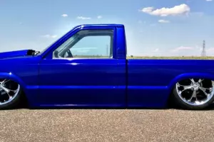 Lowrider Custom Pickup - Mazda B2200 w/Chevy Smallblock 350