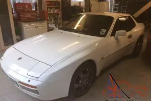 Porsche 944 Turbo for light restoration