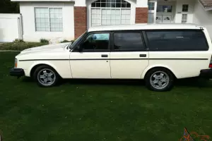 1982 Volvo 245 GLT Wagon 4-Door 2.1L