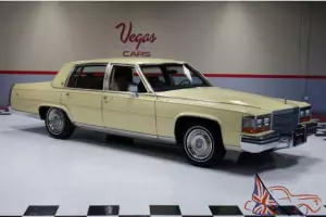 Cadillac : Fleetwood Brougham