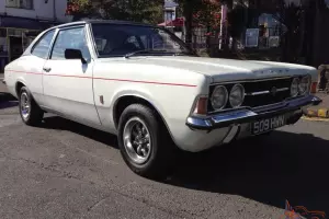  FORD CORTINA MK3 2000GT COUPE 
