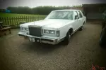 AMERICAN LINCOLN TOWNCAR