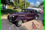 1937 Oldsmobile Sedan