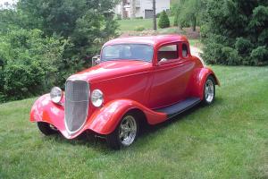 1933 FORD STEEL 5 WINDOW COUPE Photo