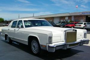 WOW!! LESS THAN 5K MILES!! LINCOLN CONTINENTAL TOWN CAR!! EXCELLENT CONDITION!!