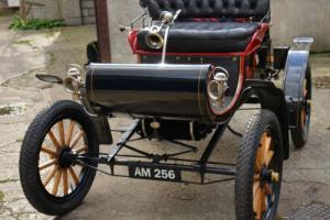 1903 Oldsmobile Curved Dash 4 seater. Photo