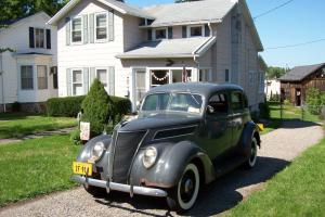 1937 Ford Standard Touring fordor Sedan - Original