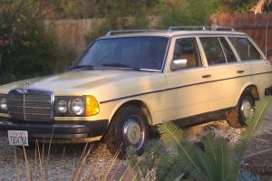 Mercedes 300T Wagon Classic - runs on diesel or biodiesel and gets 30mpg Photo