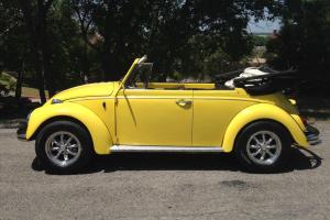 Convertible Volkswagen beetle Photo