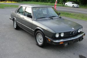 1988 BMW 535I 4 DOOR...GREY,.. RUNS AND DRIVES LIKE NEW!