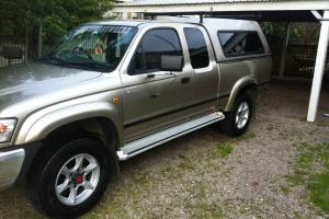Toyota Hilux 4x4 2003 X CAB P UP 4 SP Automatic 3 4L Multi Point in Tocumwal, NSW