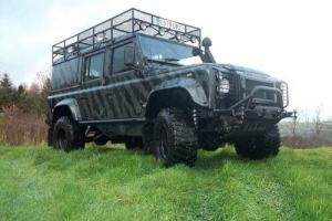 Land Rover : Defender County commercial sw