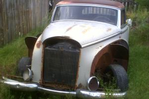 mercedes 300 adenauer  with complete engine and trans Photo
