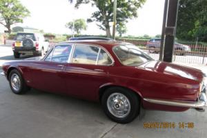 Jaguar 4.2 XJ6 1974 4 door saloon red MOT may 2015 only 59000 miles