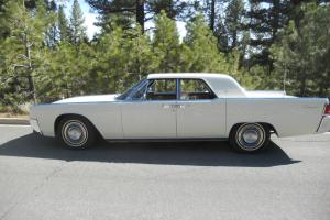 1961 Lincoln Continental Hardtop Photo