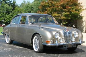 1965 S-TYPE JAGUAR SALOON 4 DOOR CLASSIC WITH RIGHT HAND DRIVE  LOOKS LIKE NEW