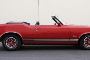 71 Oldsmobile Cutlass Supreme Convertible 1971 350 V8 Red Black MATCHING NUMBERS Photo