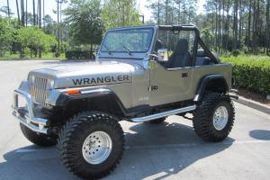 AWESOME V8 JEEP WRANGLER . LIFTED!! SUPER NICE JEEP W/ ALL THE GOODIES!!