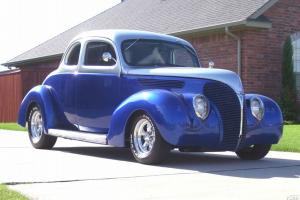 FORD DELUXE COUPE 1938 Photo