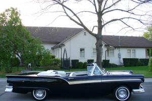 GORGEOUS - RESTORED - RARE 1957 FORD FAIRLANE 500 SUNLINER CONVERTIBLE WOW !! Photo
