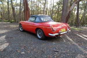  MG MGB Sports CAR Tarten RED With Overdrive Fantastic Little CAR  Photo
