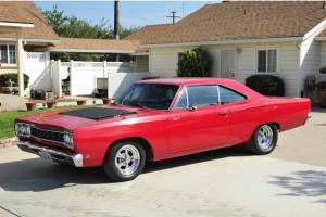 Plymouth : Road Runner 2 Door Coupe Photo