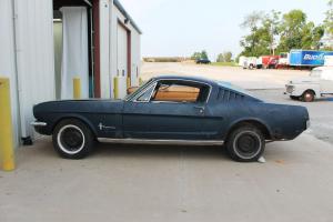 Ford : Mustang Fast Back Photo