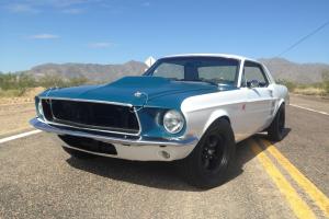 Ford : Mustang Base Fastback 2-Door Photo