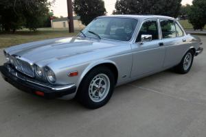 Jaguar : XJ6 Series III Photo