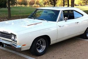 Plymouth : Road Runner 426 Hemi