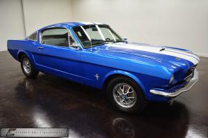 Ford : Mustang Fastback