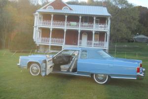 Lincoln : Continental Town Coupe Photo