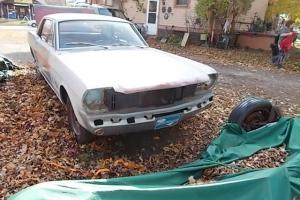 Ford : Mustang 200 Sprint Package Photo