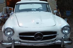 Mercedes-Benz : SL-Class 2 DOOR Photo