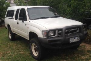 Toyota Hilux 4x4 2002 X CAB P UP 5 SP Manual 4x4 2 7L Multi Point in Ferntree Gully, VIC Photo